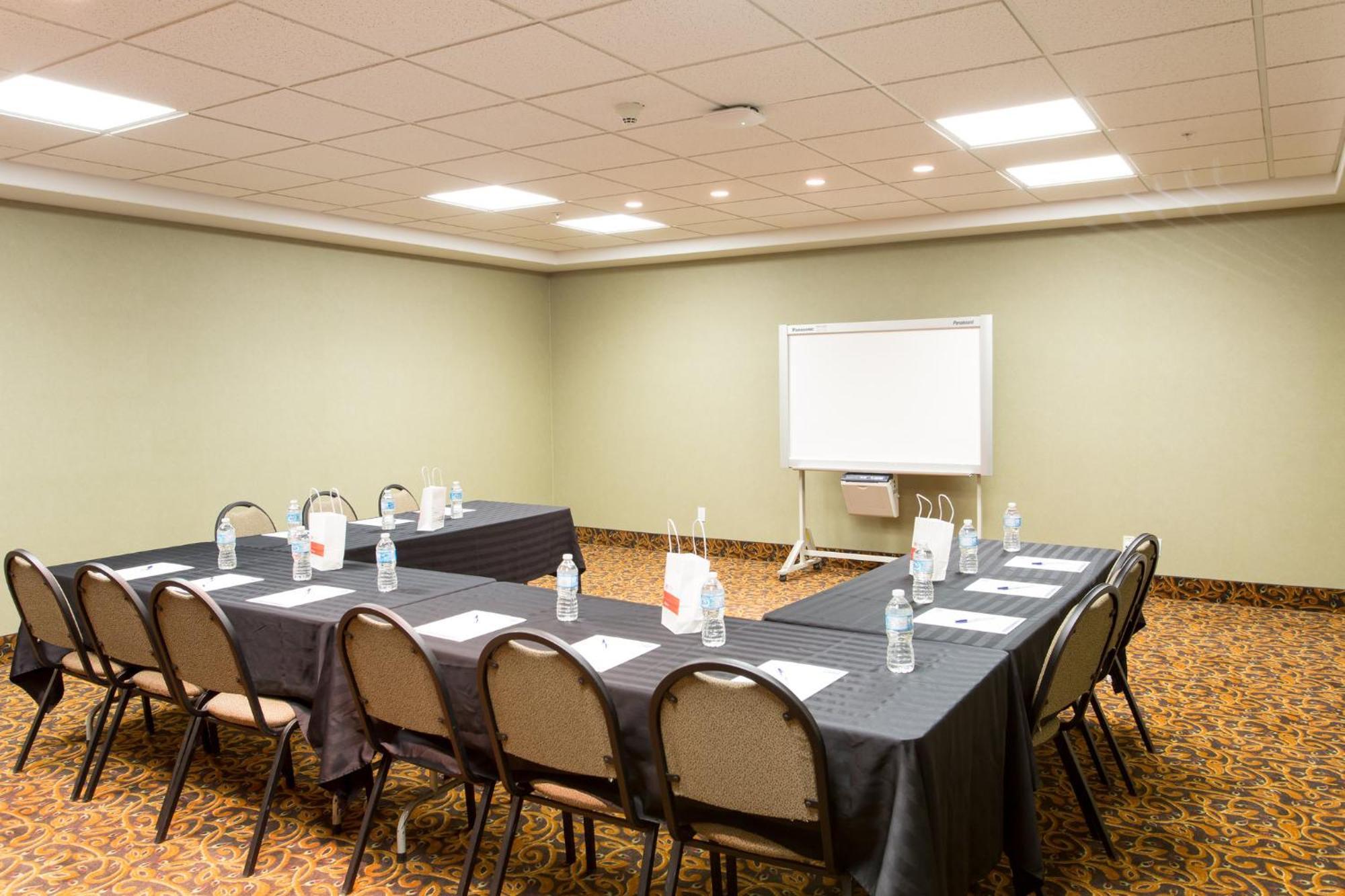 Holiday Inn Express Hotel & Suites - Slave Lake By Ihg Zewnętrze zdjęcie